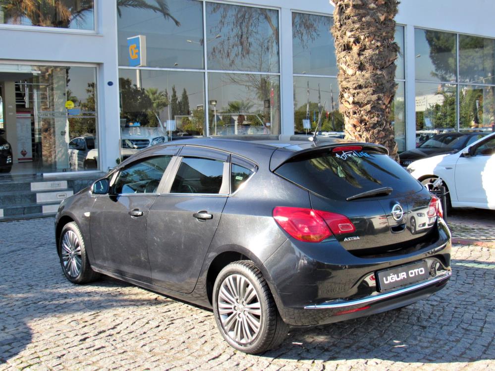 Opel Astra 2013